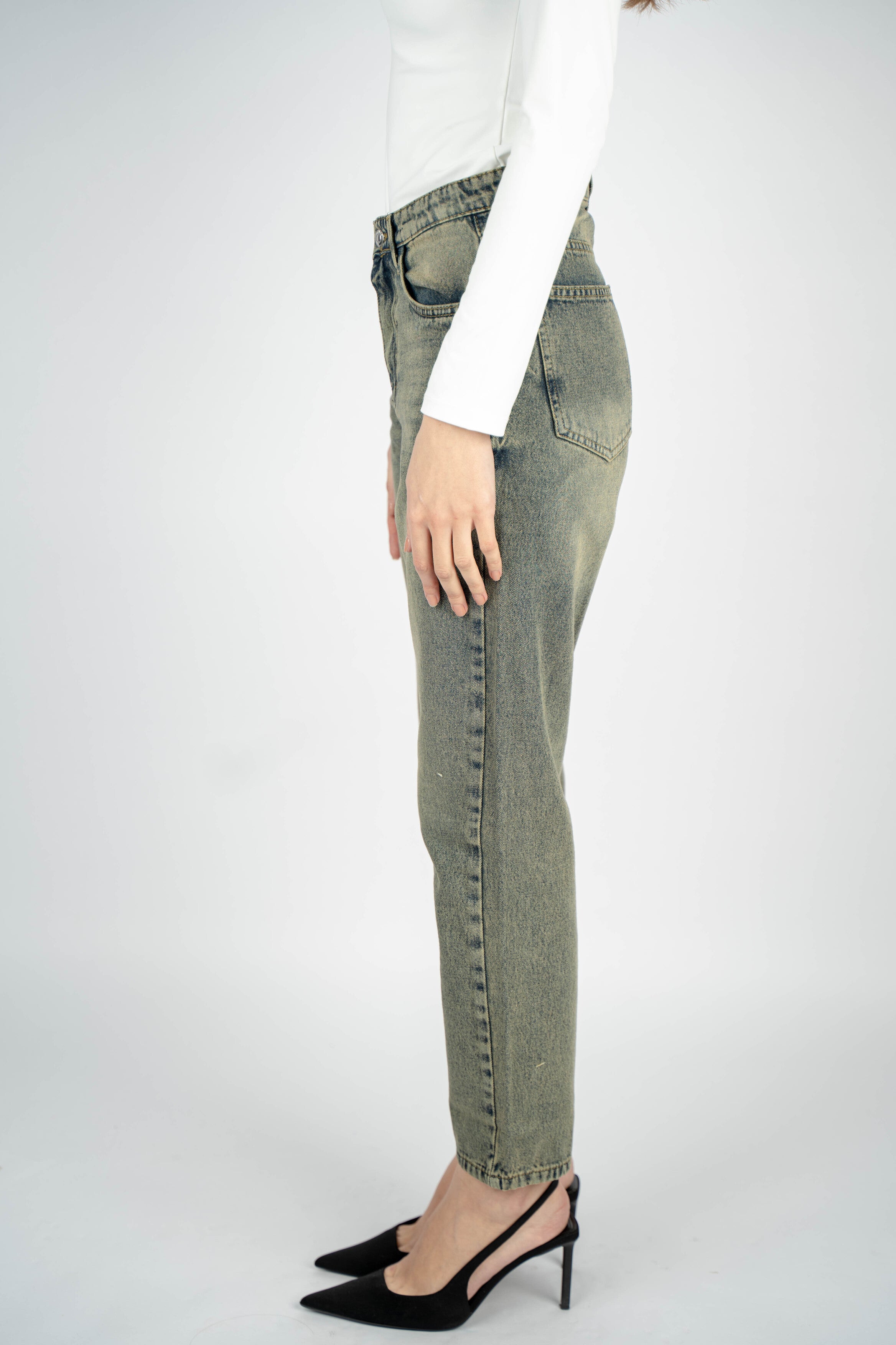 High-Waist Dirty wash Mom Fit Jeans